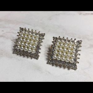 Vintage pearl earrings